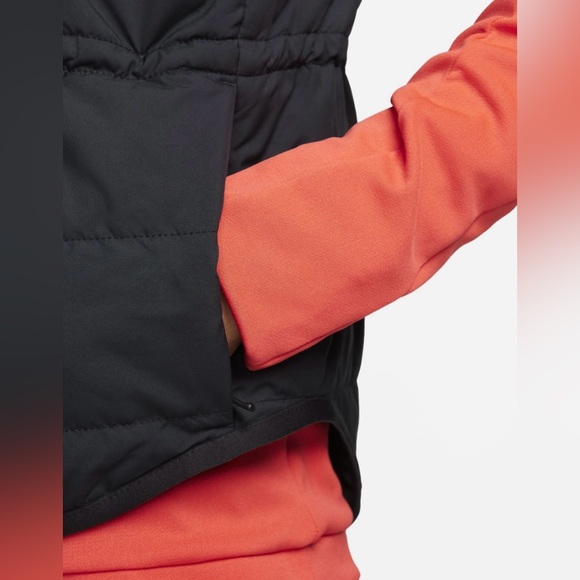 NWT♥️ Nike Thermal fit Women's Black Puffer Vest, MED - Picture 5 of 14